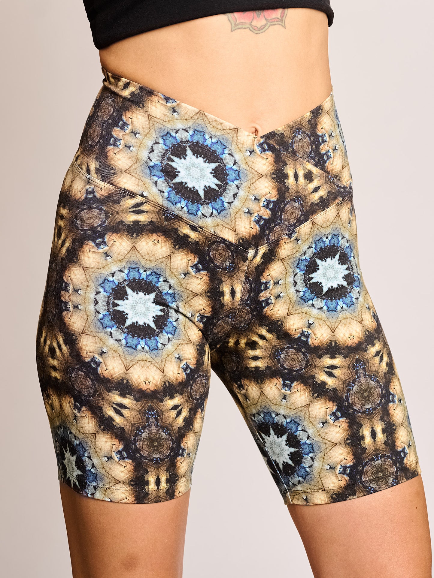 Yoga Shorts Gemstone